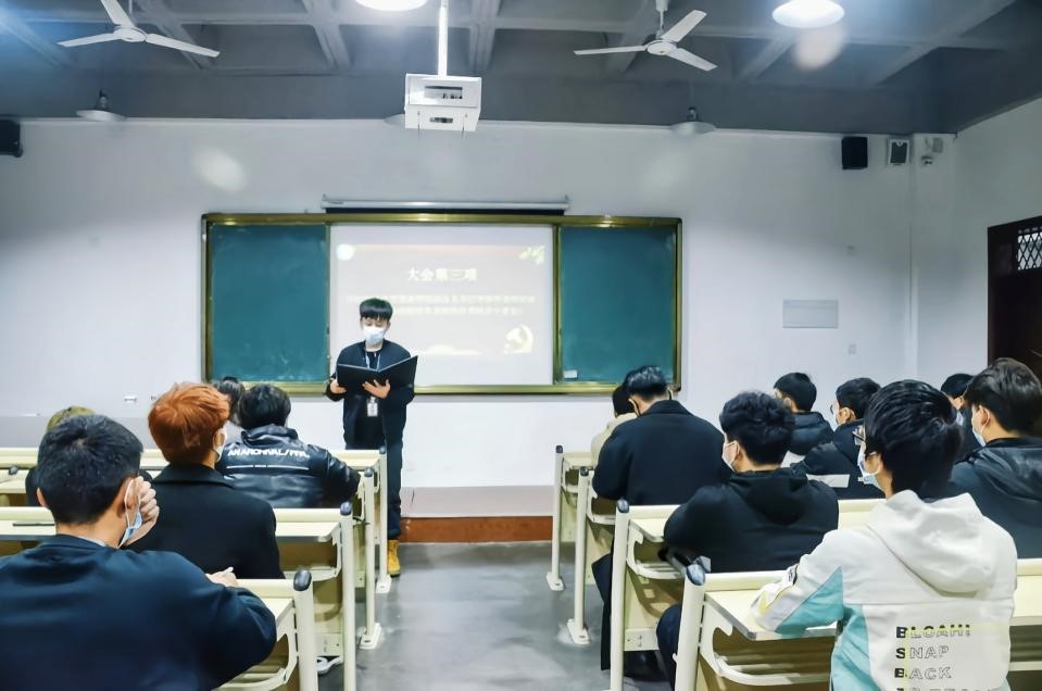 谷雨时代智慧建造学院开展学生会工作人员 作风建设培训会暨座谈会(图3)
