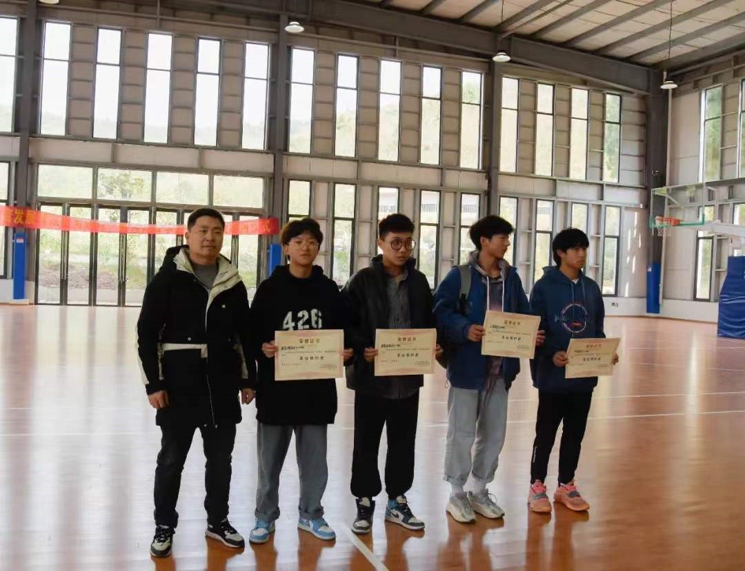 谷雨时代智慧建造学院“迎新杯”篮球赛顺利闭幕(图2)