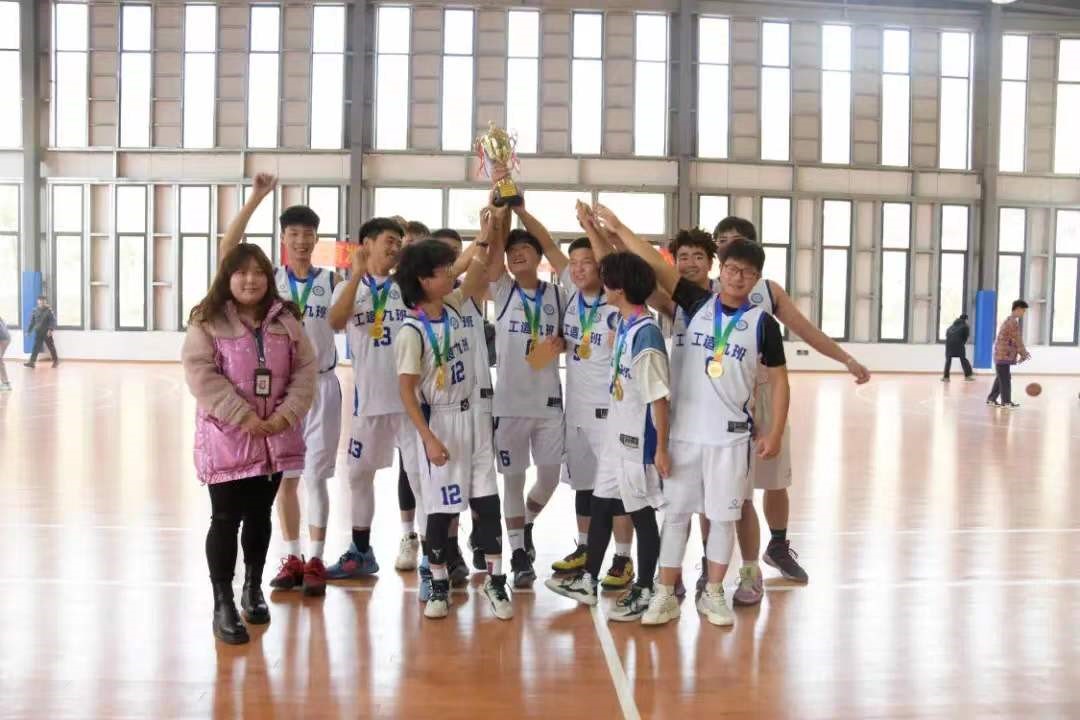 谷雨时代智慧建造学院“迎新杯”篮球赛顺利闭幕(图5)
