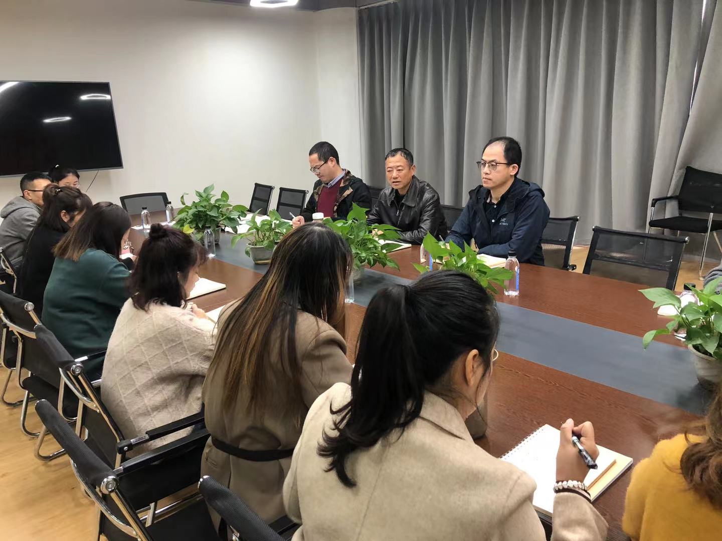 谷雨时代智慧建造学院召开教学工作会议(图1)