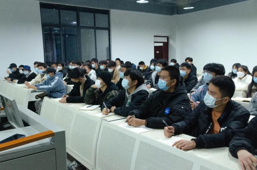 谷雨时代智慧建造学院组织学生党支部 学习贯彻党的十九届六中全会精神(图2)